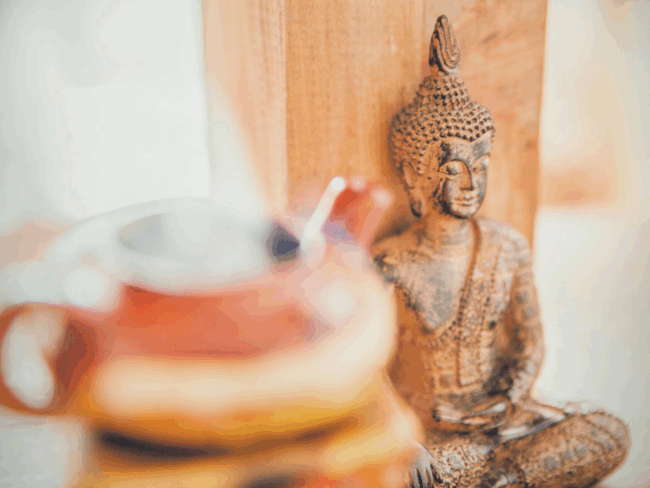 Titelbild für Blogartikel zum Thema "Stressbewältigung mit Achtsamkeit und Meditation"